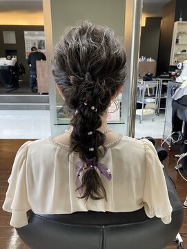 シャンプーボーイエイムス(SHAMPOO BOY aims) 編みおろしヘアアレンジ