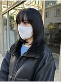 暗髪韓国ミディアムヘアストレートレイヤーカット重め前髪