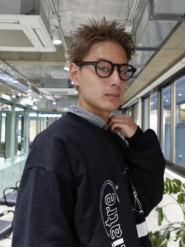 ロジ(loji) ロイヤルベージュ×スパイキーショート