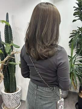 ノート(note) 透明感オリーブベージュ×ワンカールミディアムレイヤー