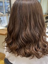 アメリ バイ アピッシュ(Amelie by apish)&nbsp;コテ巻き風パーマ少ししっかり目　新デジタルパーマ