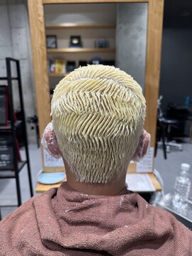 レックスヘアーインターナショナル(ReX HAIR INTERNATIONAL) 【吉元　龍一】金髪BUZZ STYLE