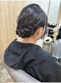 お呼ばれヘア シニョン 黒髪 まとめ髪