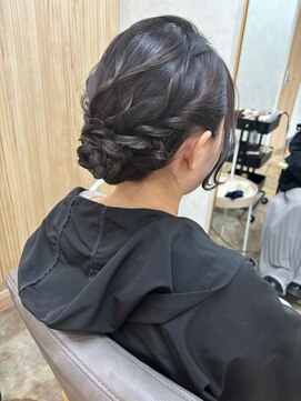 ユニカ 宇都宮(yunica) お呼ばれヘア シニョン 黒髪 まとめ髪