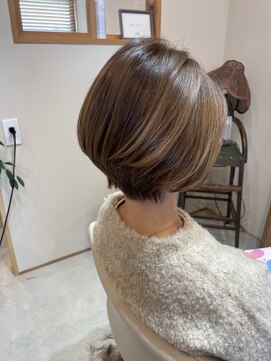 アカリ(acari) ショートボブ