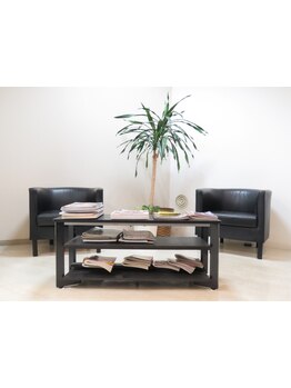 【秋葉原駅徒歩5分】お仕事帰りOK!気さくな店長によるマンツーマン施術で"男の理想"が実現できる！