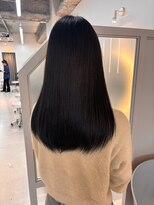 シダ(sida SAIIN)&nbsp;20代30代暗髪美髪ストレート艶グレー