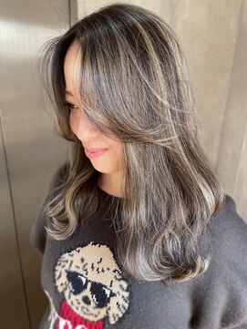 オーストヘアー リュウール(Aust hair Lueur) 外国人風コントラストハイライト