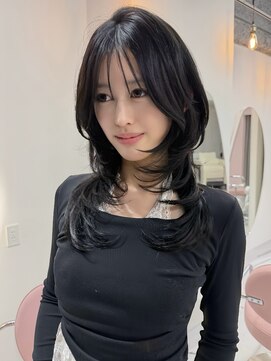 ヴィヴィー 青山表参道店(ViVIE) ハッシュカットでブルーブラックも重く見えない