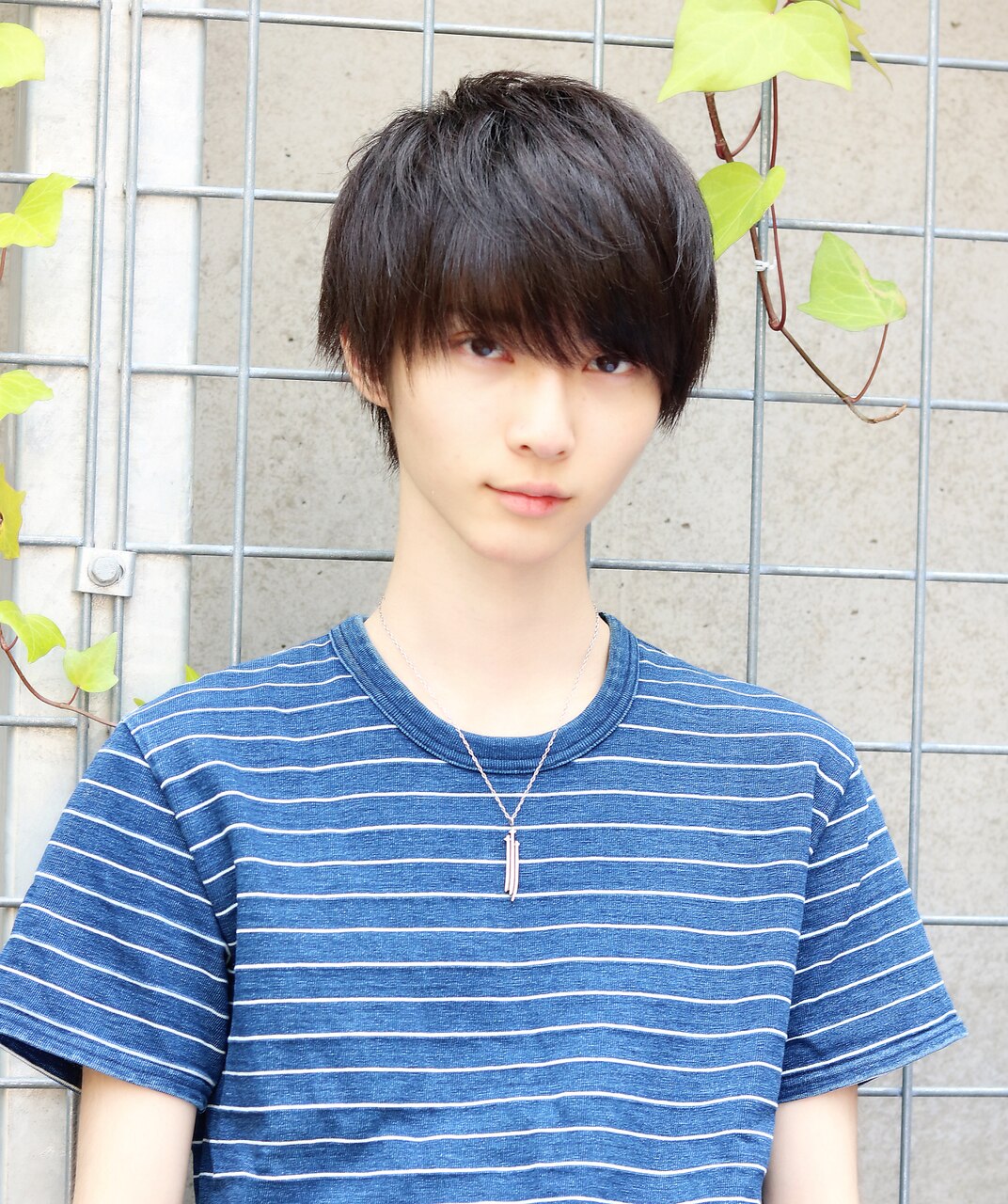 カットでキマる サラサラマッシュ 黒髪ショート ストレート
