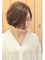 ルーツマーチン(ROOTSmartin)&nbsp;シルエットが素敵な前下りショートボブ
