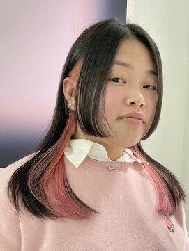 ルシアーアトリエ(Luthier atelier) デザインカット×ピンクインナーカラー