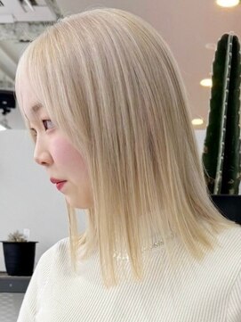 ウィコ 新宿(WICO) ブロンドベージュ[新宿駅/ワンレン/ダブルカラー/小顔]