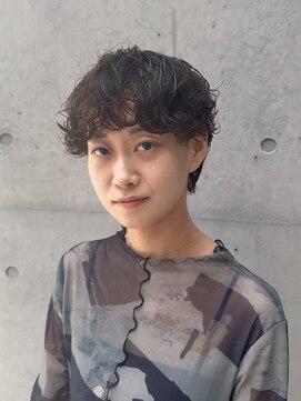 ヴィッカエコル (vicca 'ekolu) 重軽MIX 抜け感ショートヘア　外国人風パーマ