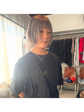 ニュード(niud) ホワイトカラー