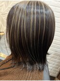 細めハイライトの艶ストレートボブ