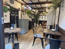 ナチュラ(natura)の雰囲気（のんびりできる待ち合い）