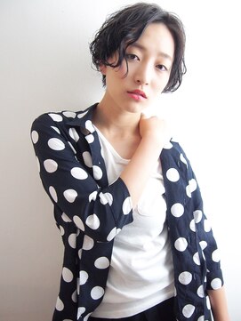 アリシア(arishia) 黒髪×センターパートウェーブ