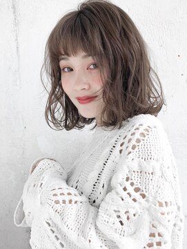 ルティア(Lutia) オン眉 ゆるふわウェーブ 切りっぱなしボブ！