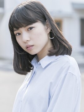 モニカ(monika) 透明感オリーブアッシュミディアムボブ