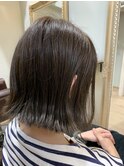 外ハネボブにインナーカラー