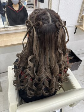 プティクローシェ バイ クオーレ(petite cloche by CUORE) 編み込みハーフツインリボン