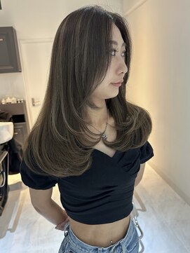 ヨロ 小岩(YOLO) レイヤーカットハイライトショートヘアイルミナカラーオージュア