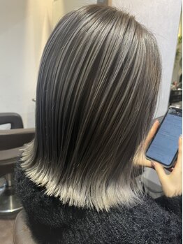 エイル 西梅田(eyl)の写真/オシャレ大人女性必見☆高発色で、髪にも優しい≪eyl≫のグレイカラーで艶髪を実現♪一度,お試しください◎