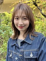 エアー 青山(AIR)&nbsp;ハッシュカットくびれミディアムレイヤーカットベージュカラー