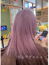 アース 若葉台店(EARTH) やわらかい温度のピンク、くすみはほんのり。