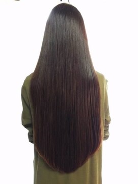 ルッソリベラ 池袋(Lusso libera) 暗髪×スーパーロング｜うるツヤストレートで魅せる極上ロング