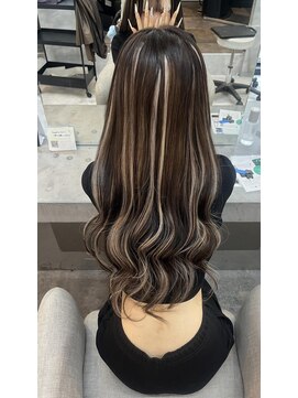 ラビス 浦和(Lovis) オリーブグレ／小顔に見せるヘア／ココアベージュ