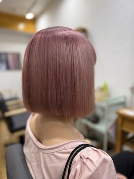 エアーベリー(AIR BERRY) ピンクベージュ×切りっぱなしボブ