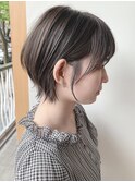 大人かわいい外ハネショートウルフ耳かけ