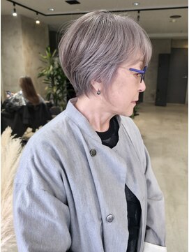 ハーフェン(HAfeN) 【札幌円山美容室】大人女性のための上品ショート×白髪ぼかし