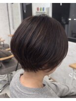 プラスイズム ヴェレン(PLUSISM Velen) 柔らかブラウンの丸みショートボブ