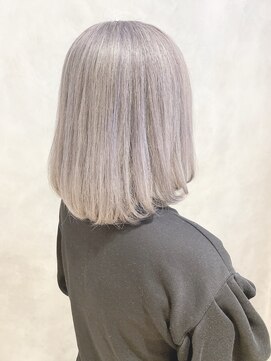 リルア 博多(LIRUA) ホワイトグレー