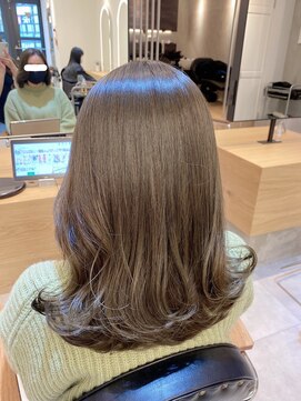 ジーナ 福岡天神(Zina) 小顔セミウェットウェーブピンクベージュハイライトカラー