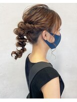 フィオーレ ヘアデザイン(FIORE hair design)&nbsp;編みおろし　お呼ばれ　玉ねぎヘア