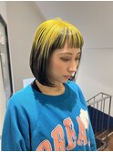 内巻きボブ　レイヤーボブ　コントラストカラー