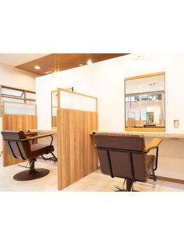 半個室の落ち着いた空間のプライべートサロン。カウンセリングを大切にしております♪