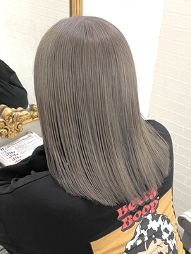 アールプラスヘアサロン(ar+ hair salon) 柔らかシルバーベージュ