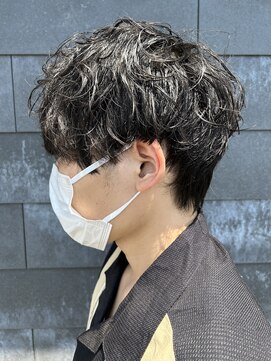 ヒュイル バイ ニアウ(Hwyl by Niau) メンズマッシュパーマスパイラルパーマニュアンスパーマ