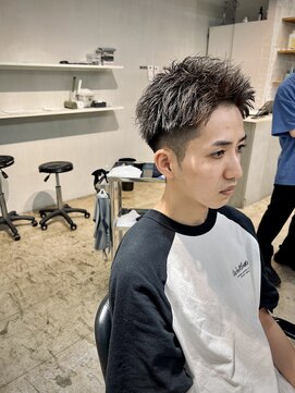 ザデイ カットアンドカルチャーショップ(THE DAY CUT&CULTURE SHOP) 束感ショート