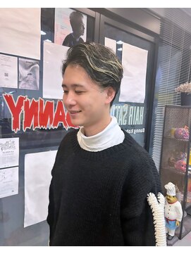 ダニーコウベ(Danny kobe) 前髪メッシュ