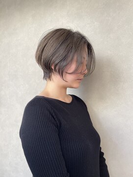 ティピ(tipi) グレージュハンサムショート