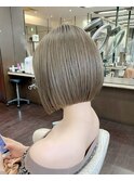 首が長く綺麗に見えるストレートボブ☆