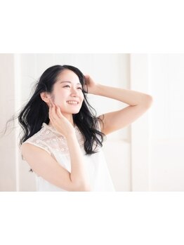 再現性の高いデザインカットが得意◎【デザインカット+艶カラー】クーポンが人気で納得のいく仕上がりに☆