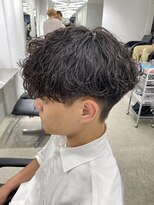 フィフス 栄(fifth)&nbsp;波巻きスパイラルツーブロック無造作束感マッシュメンズパーマ