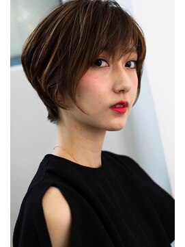 アコロン(acoron) 小顔カット＿センシュアルショート＿インナーカラー＿スパイラル